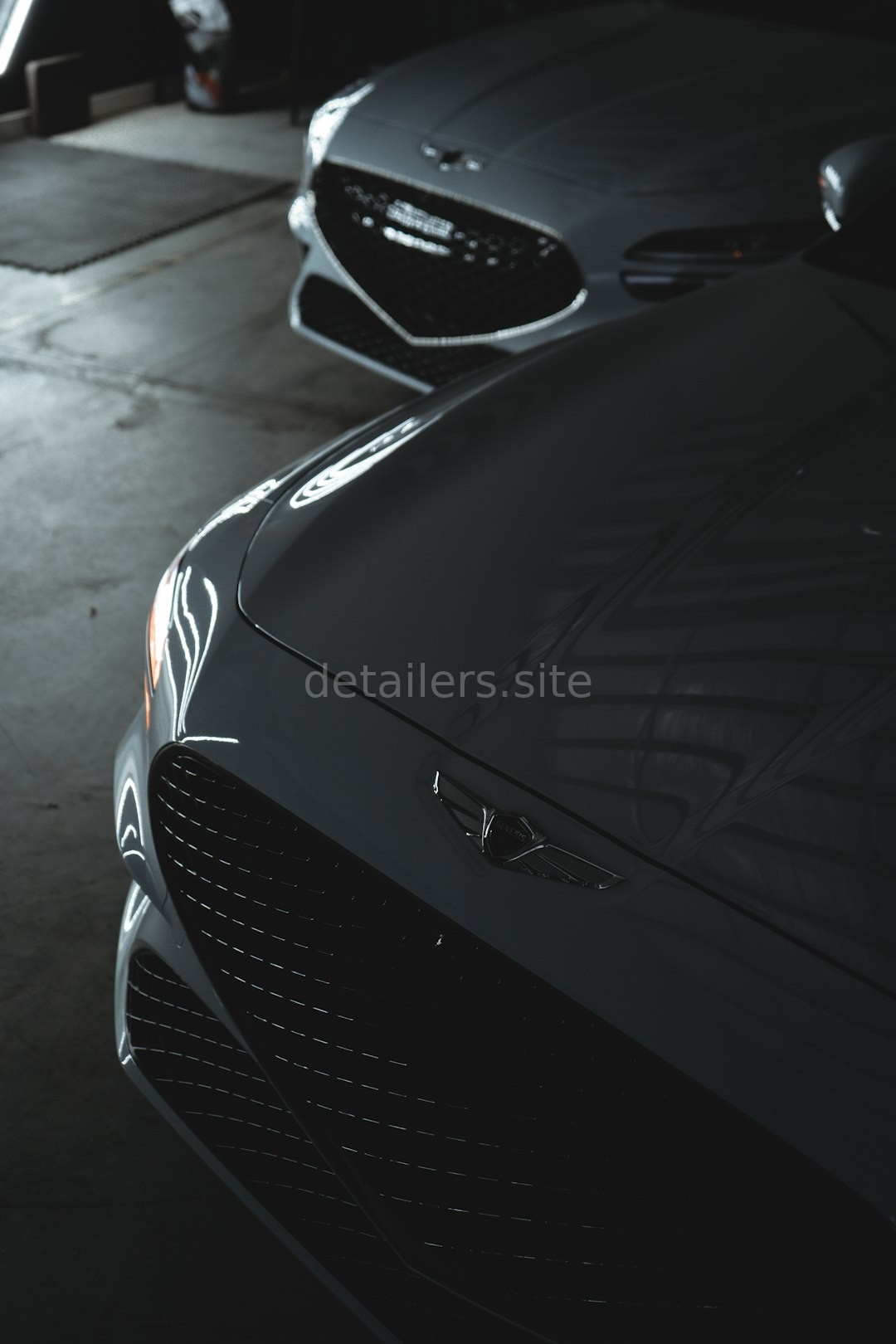 Detailer working